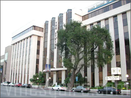 Office building at 21600 Oxnard Street